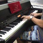 cảm nhận phím đàn piano điện