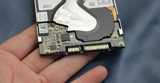 kiểm tra giải pháp lưu trữ và kết nối trên laptop mini