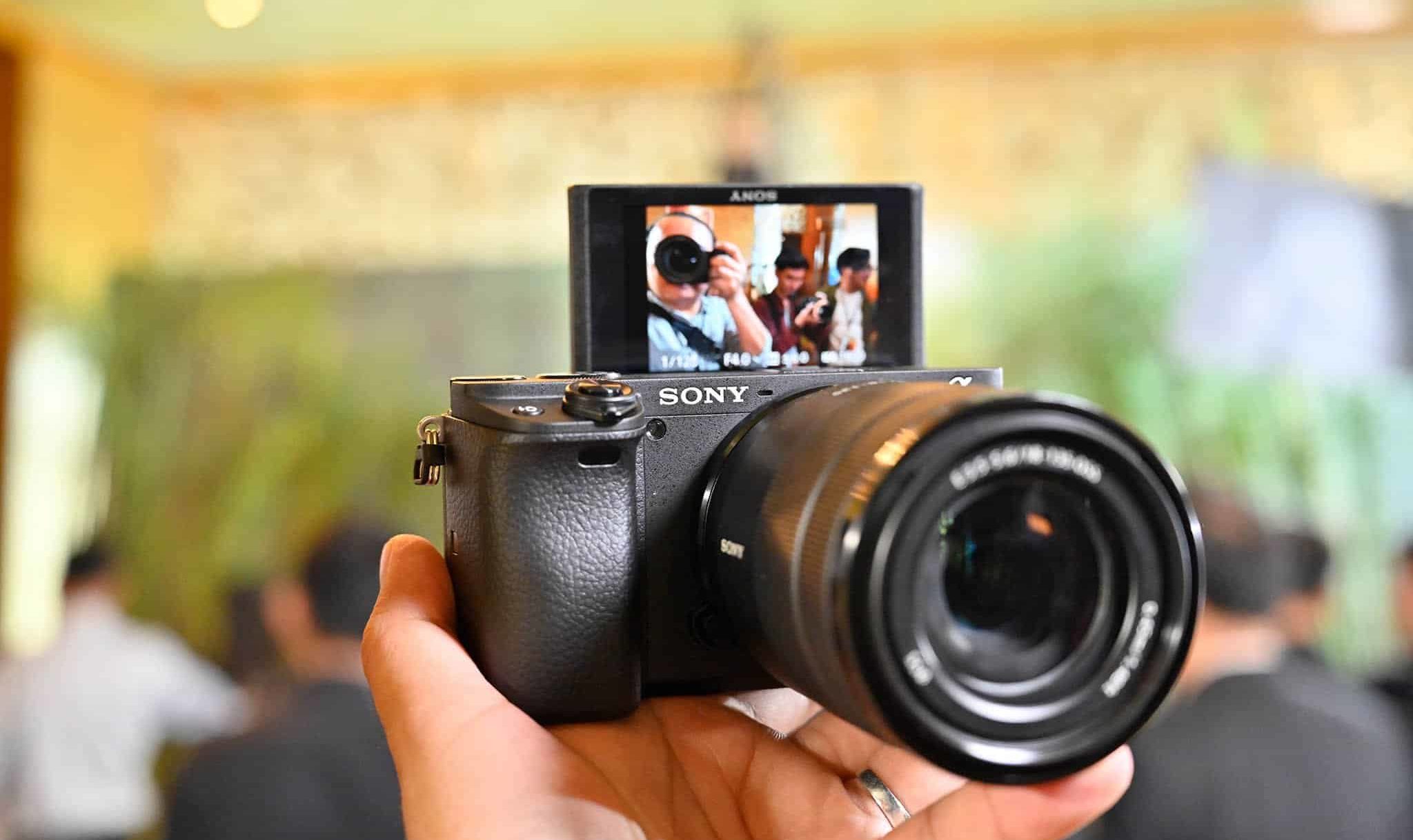 kiểm tra quay video trên máy ảnh mirrorless